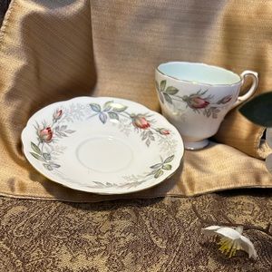 Vintage 1950 Paragon Fine Bone China Bridal Rose Demitasse tea cup/sauce…